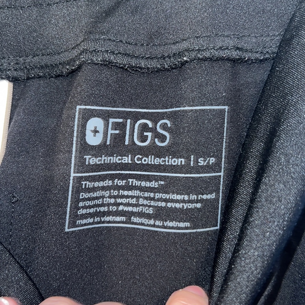 FIGS Black scrub pants - Picture 4 of 8